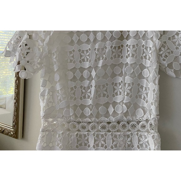 NWT Michael Michael Kors White Geo Lace Pencil Dress, Size 4 - Picture 3 of 16